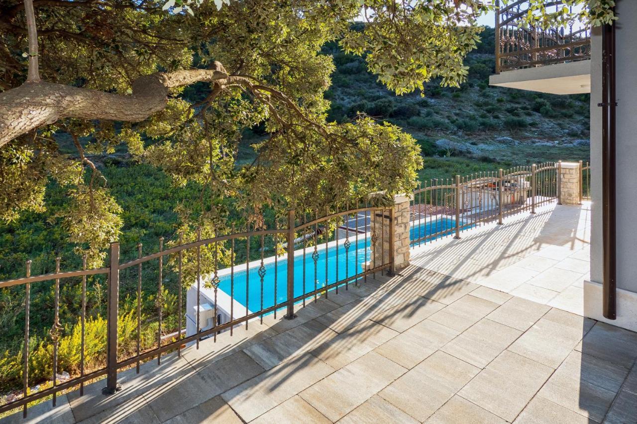 Holiday Home Beyla Pucisca Esterno foto